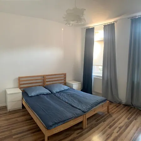 Kamienica2 アパート ホジューフ